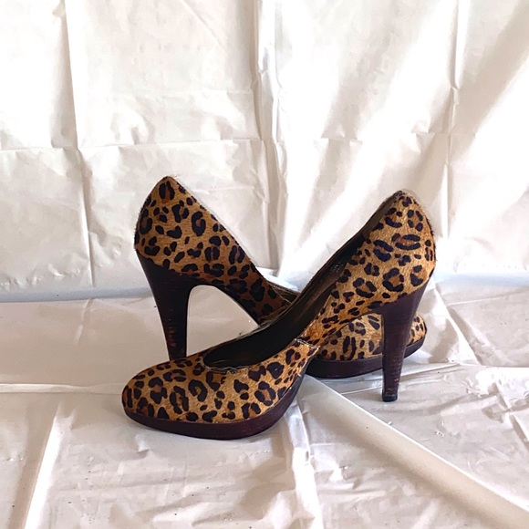 Cheetah women’s heels good condition - Picture 2 of 2